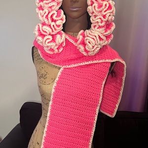 WOMENS SCOODIE/SCARF